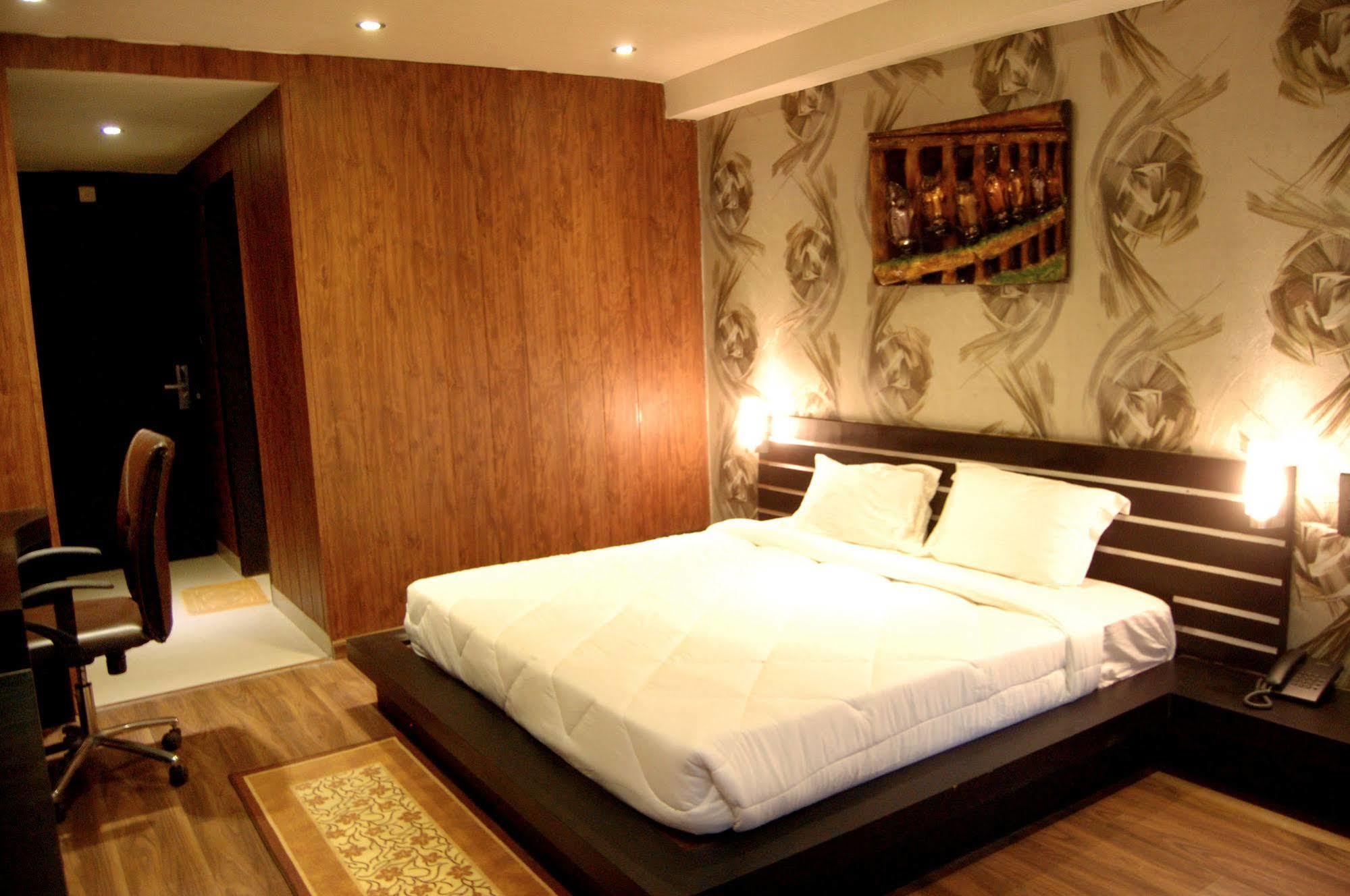 Oaktel Hotel Grand Shiva Near Ganga Ghat Харидвар Экстерьер фото